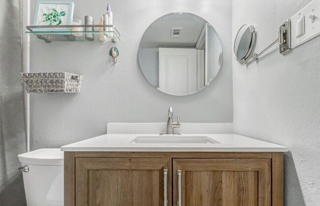 Building Photo - 101 Stratford St