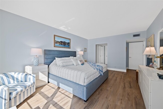 Building Photo - 3850 Galt Ocean Dr