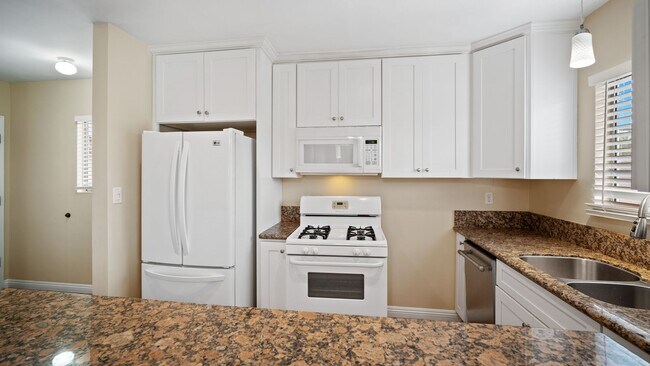 Building Photo - 124-126 4th Street Duplex