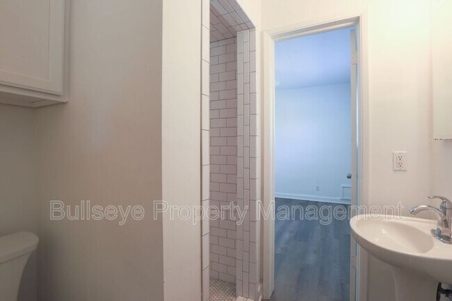 Building Photo - 3137 N 20th Pl