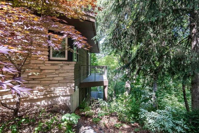 Building Photo - 6002 Hammersley Rd