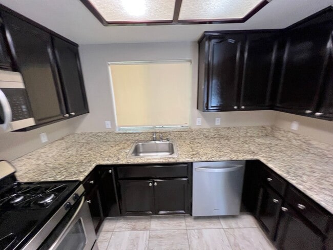 Building Photo - Upgraded Orangevale Home on Corner Lot
