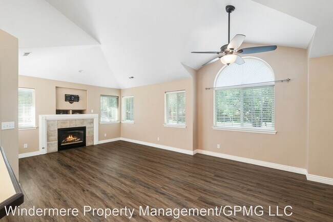 Building Photo - 2 br, 2 bath House - 5170 S. Surprise  Wy ...