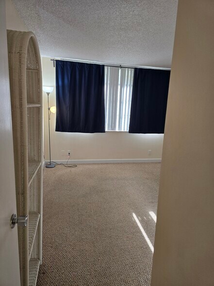 Building Photo - 933 Cypress Grove Dr