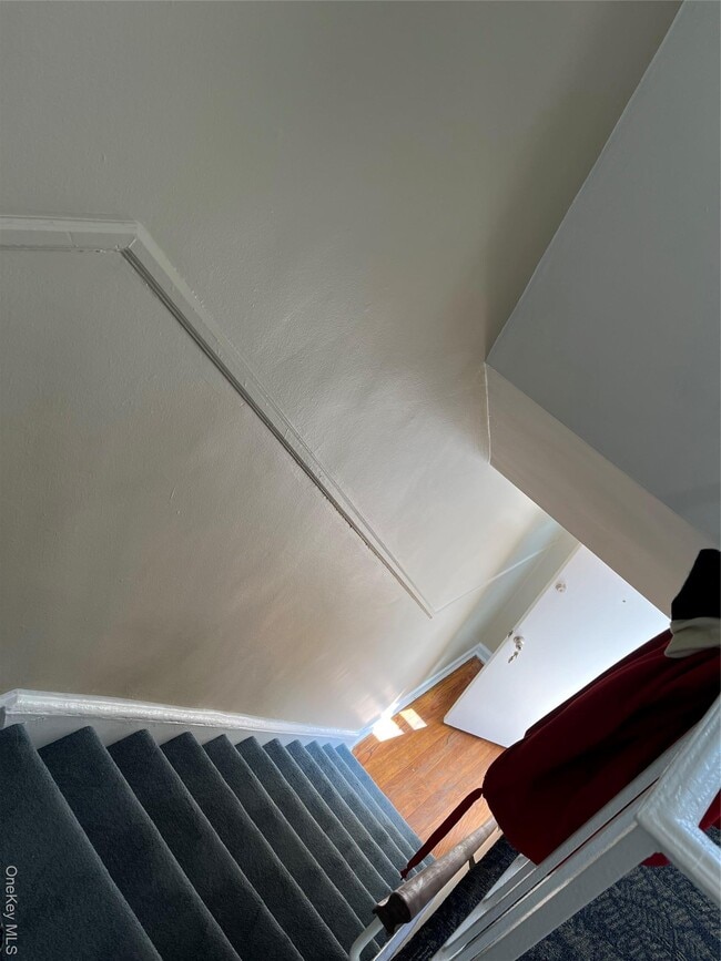 Building Photo - 72-05 Little Neck Pkwy