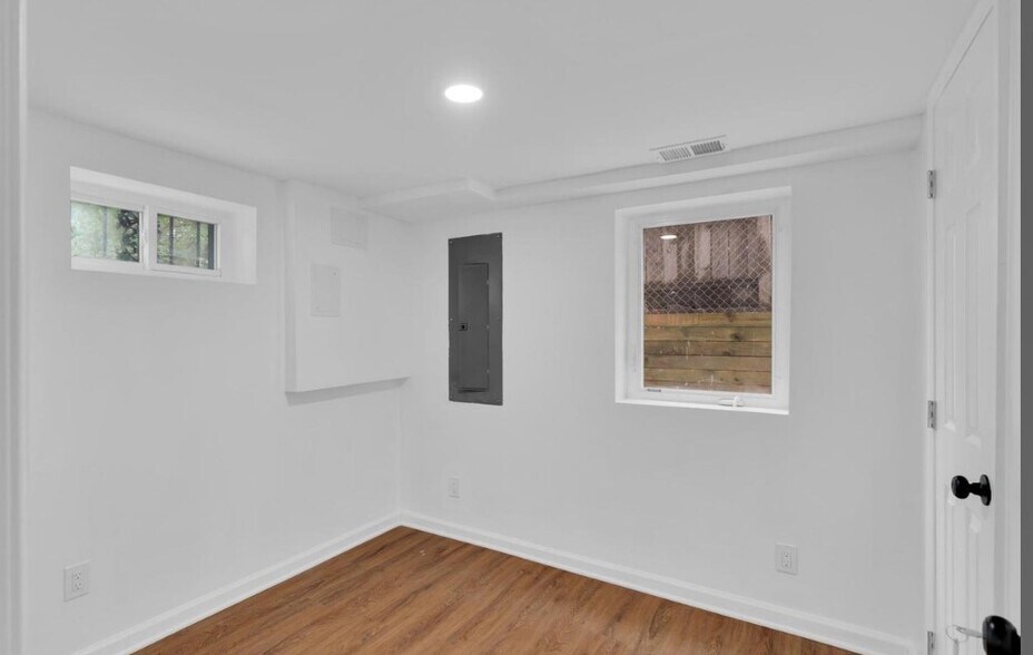 Building Photo - 518 Oglethorpe St NE