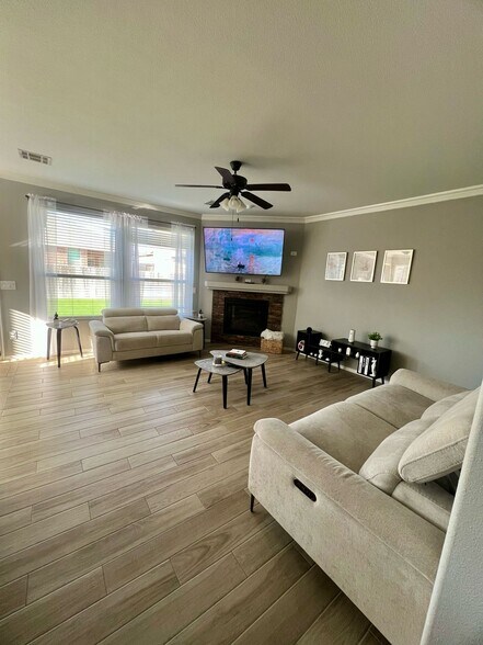 Building Photo - 803 Founders Rd