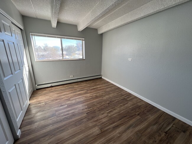 Building Photo - 2 Bedroom 1 Bathroom Apartment in Aurora