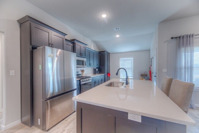 Building Photo - 1422 E 149th Pl S