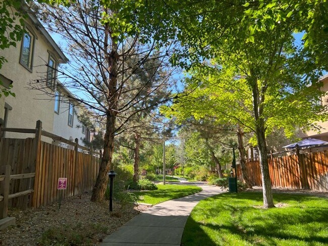 Building Photo - 6671 Sportoletti Dr