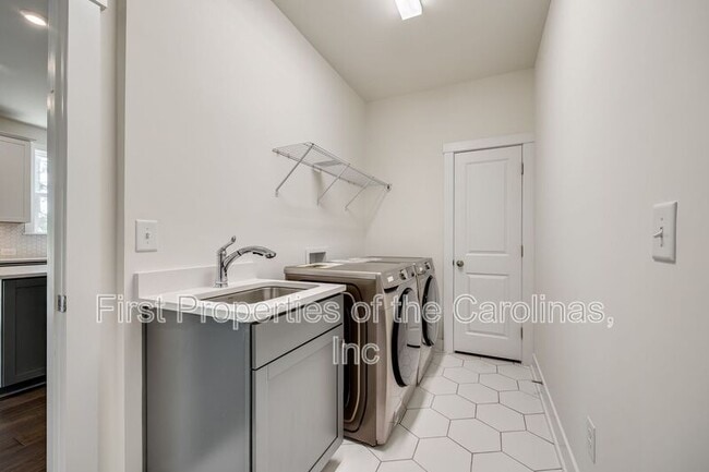 Building Photo - 1540 Striped Bass Ln
