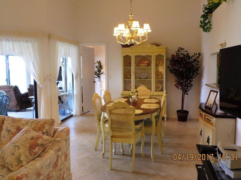 Building Photo - 5839 Parkwalk Cir W