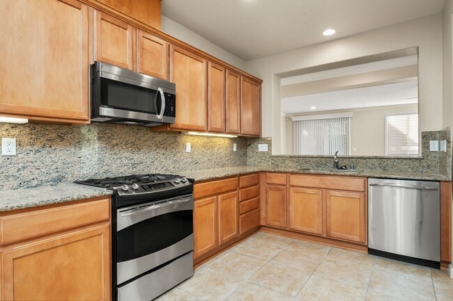 Building Photo - FOR RENT: 3BD/2BA Single-Story Home in 55+ Community