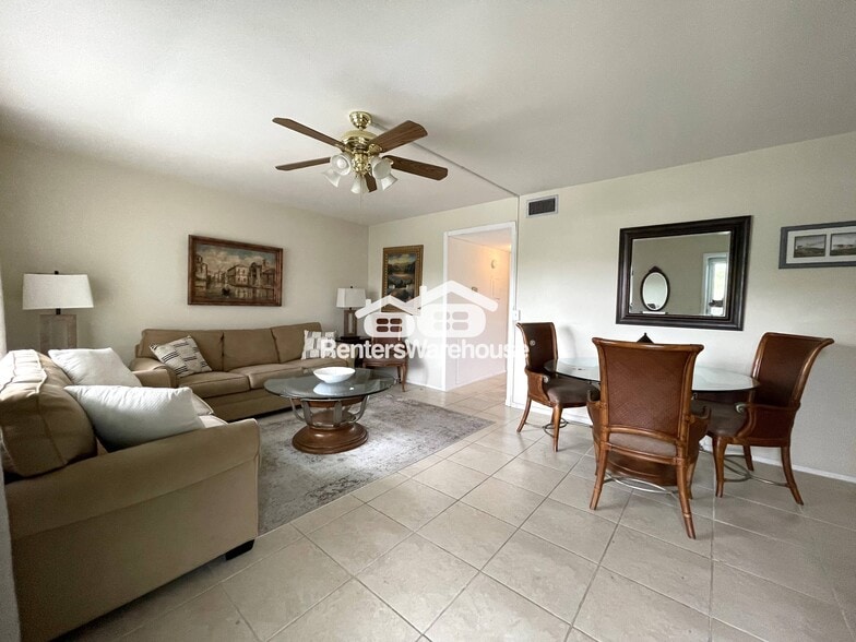 Building Photo - 2042 Australia Way E