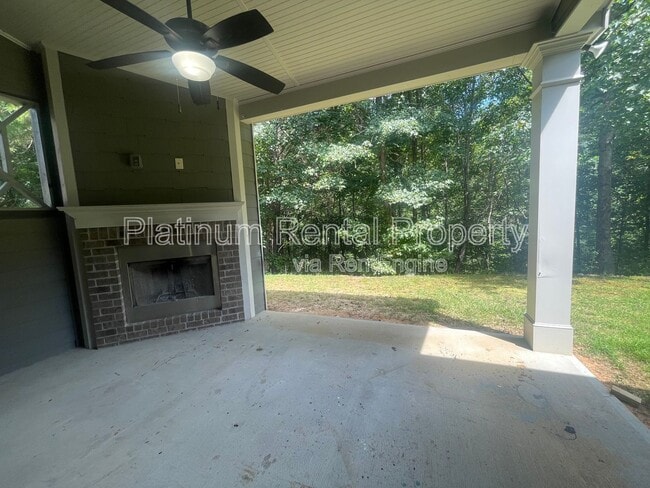 Building Photo - 7350 Silk Tree Pt