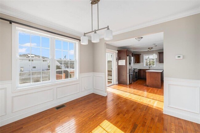 Building Photo - 227 Marshall Ave