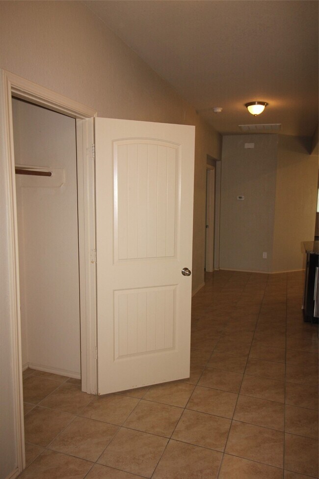 Building Photo - 7203 Basque Country Dr