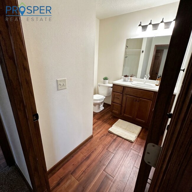 Building Photo - DA216X