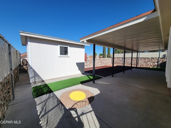 Building Photo - 8695 Pilgrimage Cir