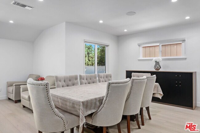 Building Photo - 12849 Tiara St