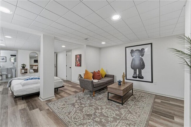 Building Photo - 2393 Lilla Cir SW