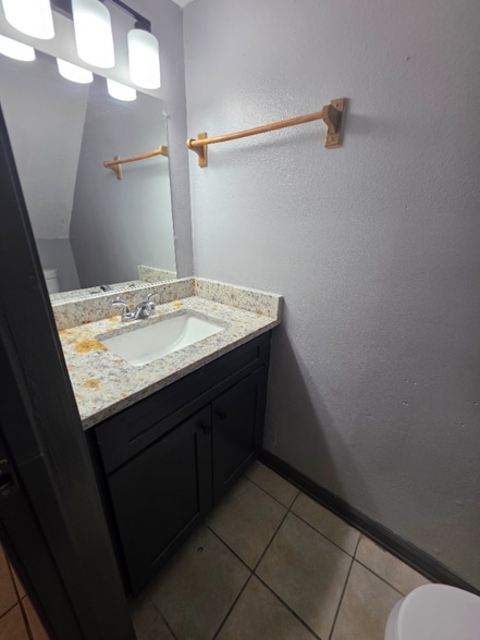 Building Photo - 7819 Sail St