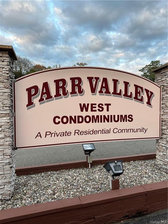 1107 Parr Meadow Dr 1107 Parr Meadow Dr Newburgh NY 12550 Apartment