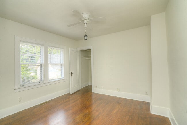 Building Photo - 724 S 5th St