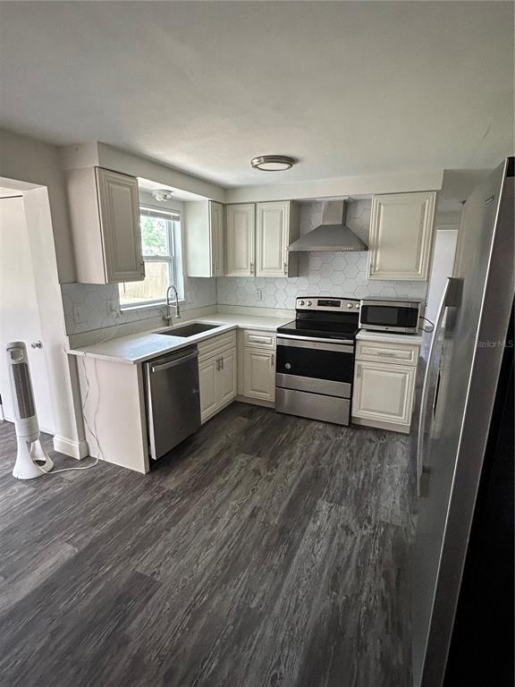 Building Photo - 2018 Hess Dr