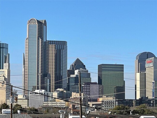 Building Photo - 1811 S Ervay St