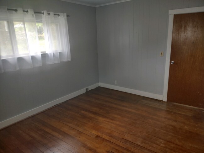 Building Photo - 105 Maher St