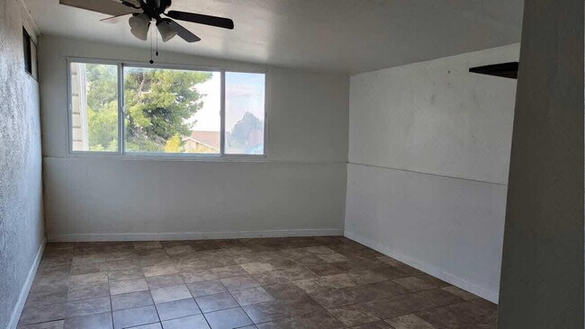 Building Photo - 36818 Little Leaf Dr
