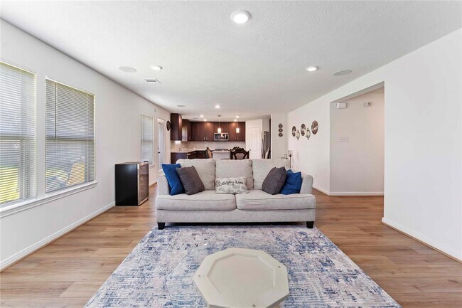 Building Photo - 12803 Pear Orchard Dr