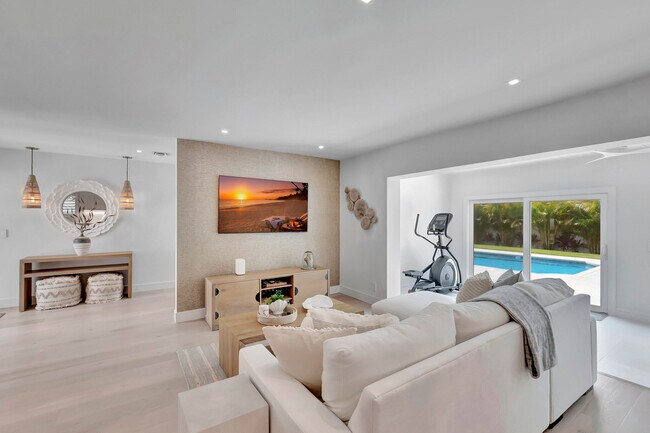 Building Photo - 530 NW 14th St