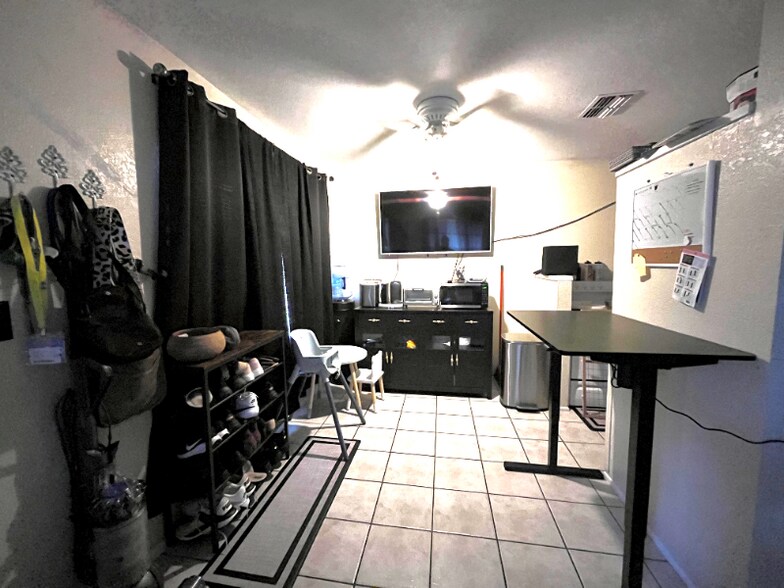 Building Photo - 7228 35th Ave N