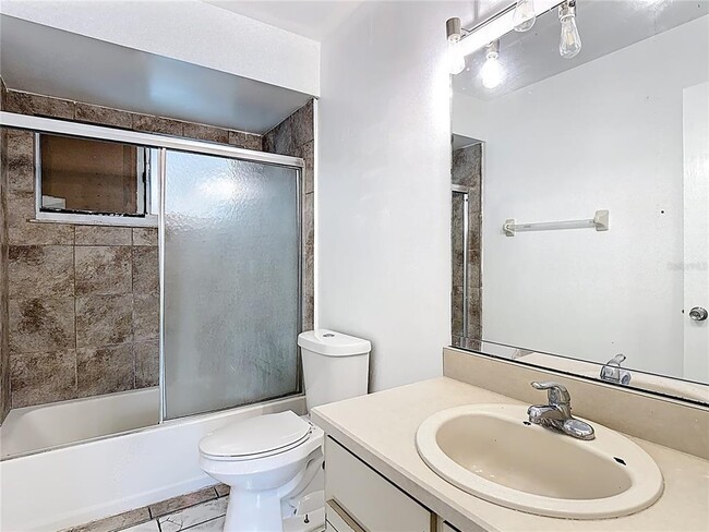 Building Photo - 115 Lindenwood Ln