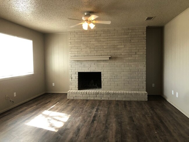 Building Photo - NorthWest Duplex