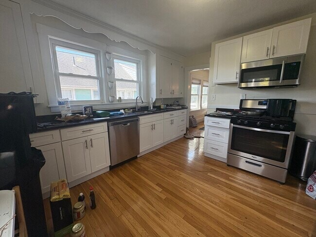 Building Photo - 11 Channing Rd