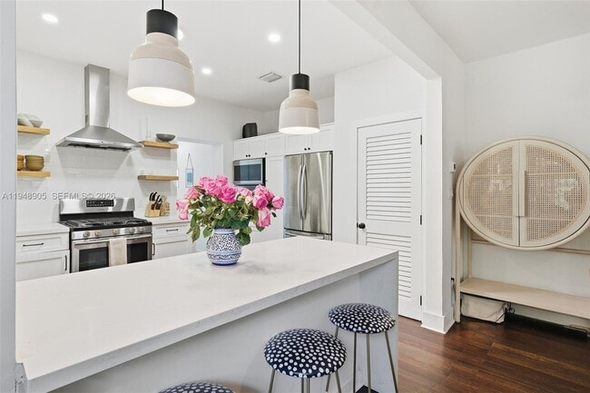 Building Photo - 71 NE 46th St