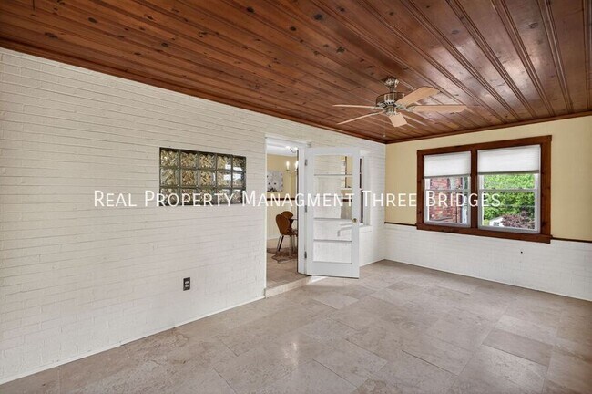 Building Photo - 130 S Barat Ave