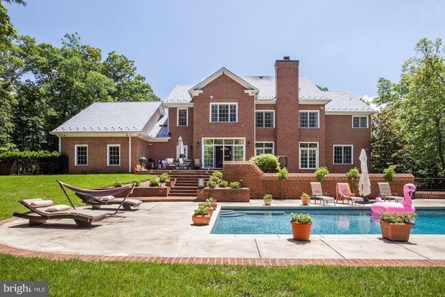 Building Photo - 9909 Avenel Farm Dr