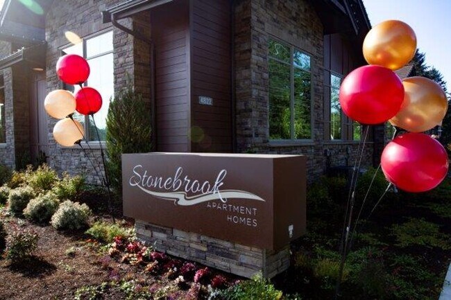 Building Photo - Beautiful 2 bedroom, super cute floorplan, laundry room with full size washer and dryer!