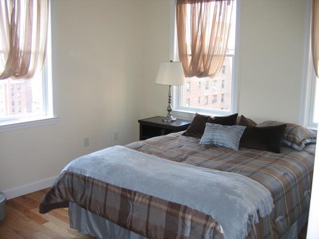 Building Photo - 620 38th St