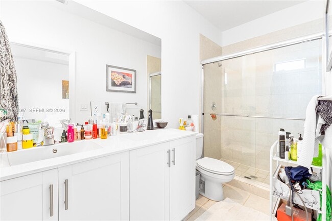 Building Photo - 817 NE 211th St