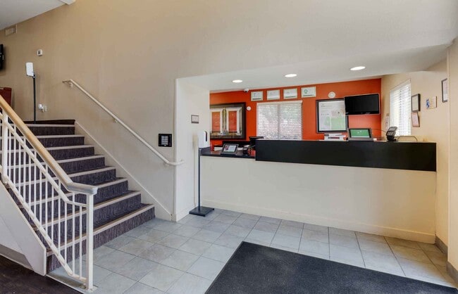 Building Photo - Furnished Studio-Greenville - Haywood Mall