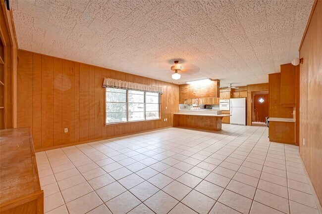 Building Photo - 16711 US-90 ALT