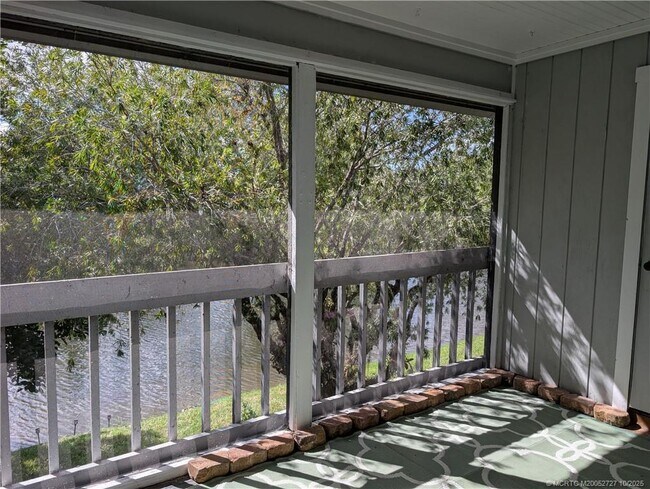 Building Photo - 8291 SE Croft Cir