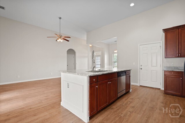 Building Photo - 168 Willow Point Cir