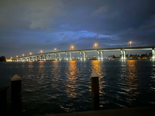 Building Photo - 3536 Belle Vista Dr E