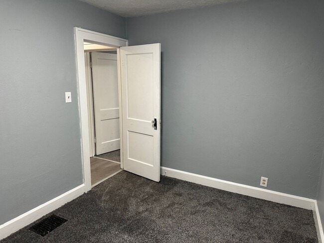 Building Photo - Coming Soon-Large house with fresh paint &...